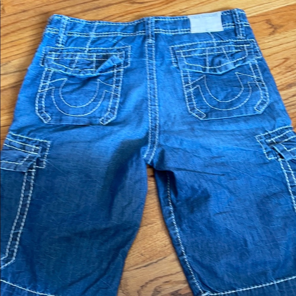 True religion cargo shorts men’s 28